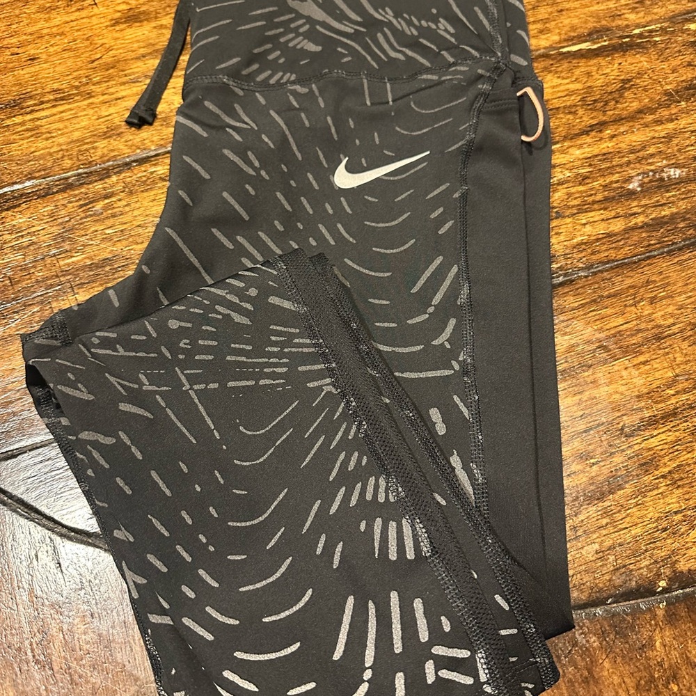 Nike Womens Black and White Patterned Leggings